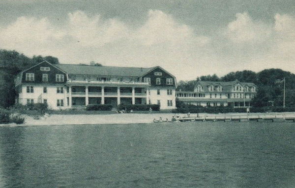 Portage Point Resort (Portage Point Inn) - Vintage Postcard